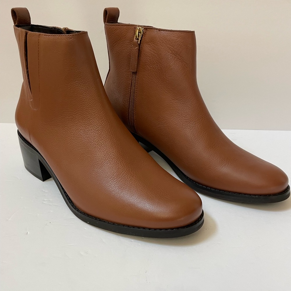 Like NEW Cole Hann Addie Zippered Booties Size 8.5